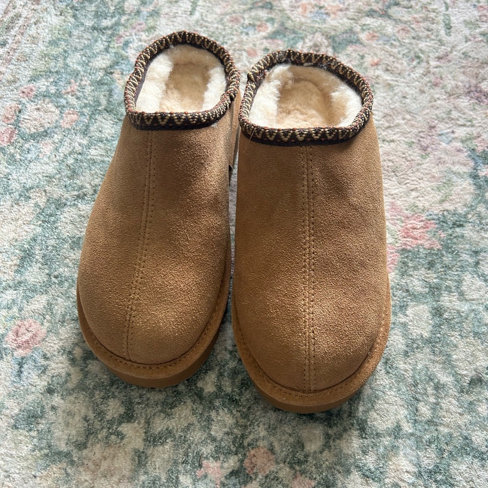 BearPaw Cozy Tan Slip-On Clogs